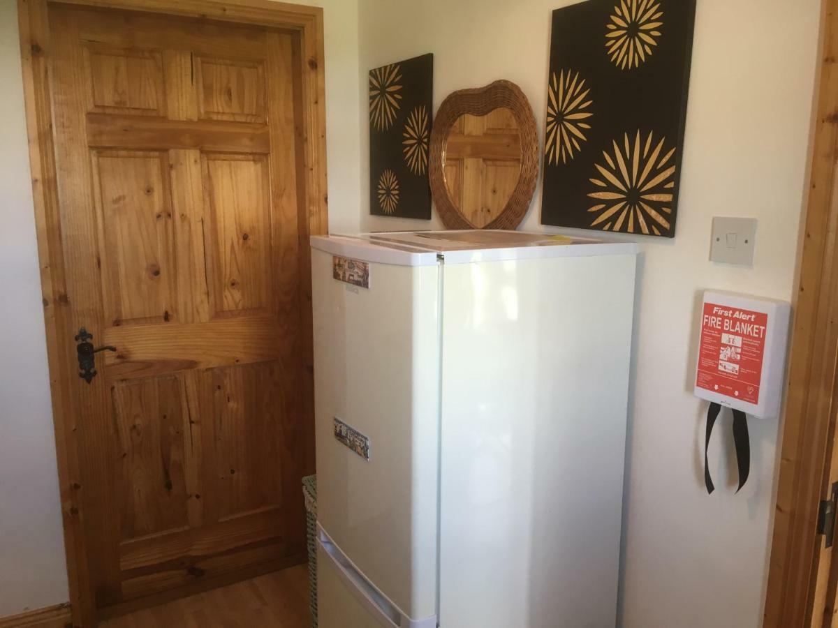 Baurleigh Studio Apartment P72F340 Lissaphooca Cross Roads Esterno foto